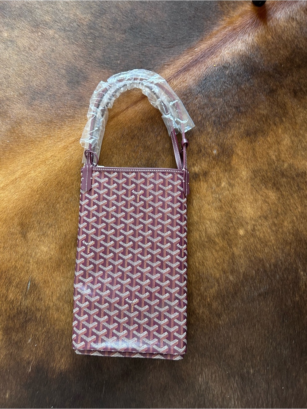 Goyard's most celebrated shopper tote
on its largest size. - Picture 6 of 6